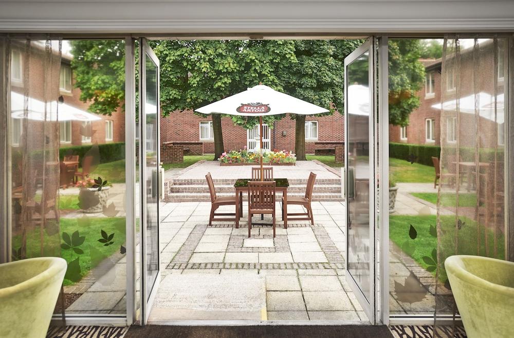Orida Hotels Newbury Newbury  Buitenkant foto