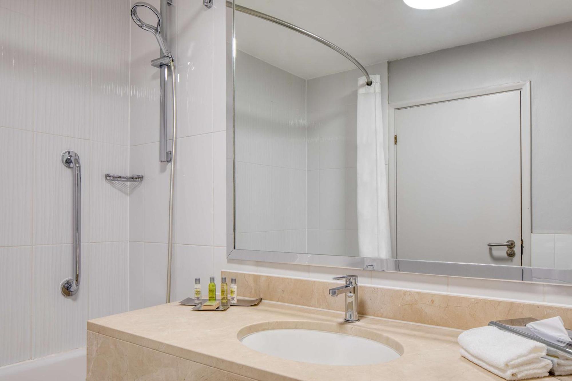 Orida Hotels Newbury Newbury  Buitenkant foto