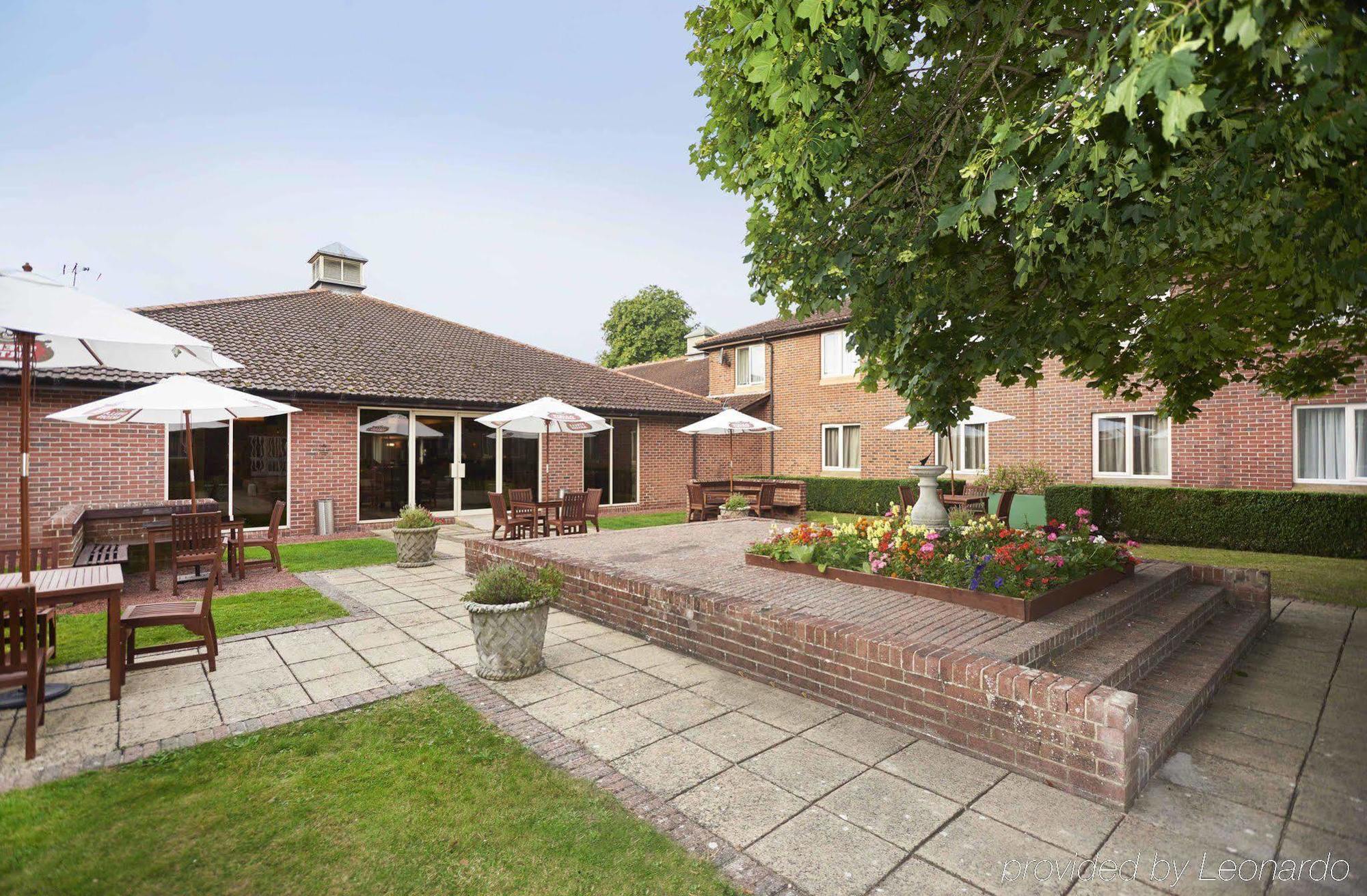 Orida Hotels Newbury Newbury  Buitenkant foto