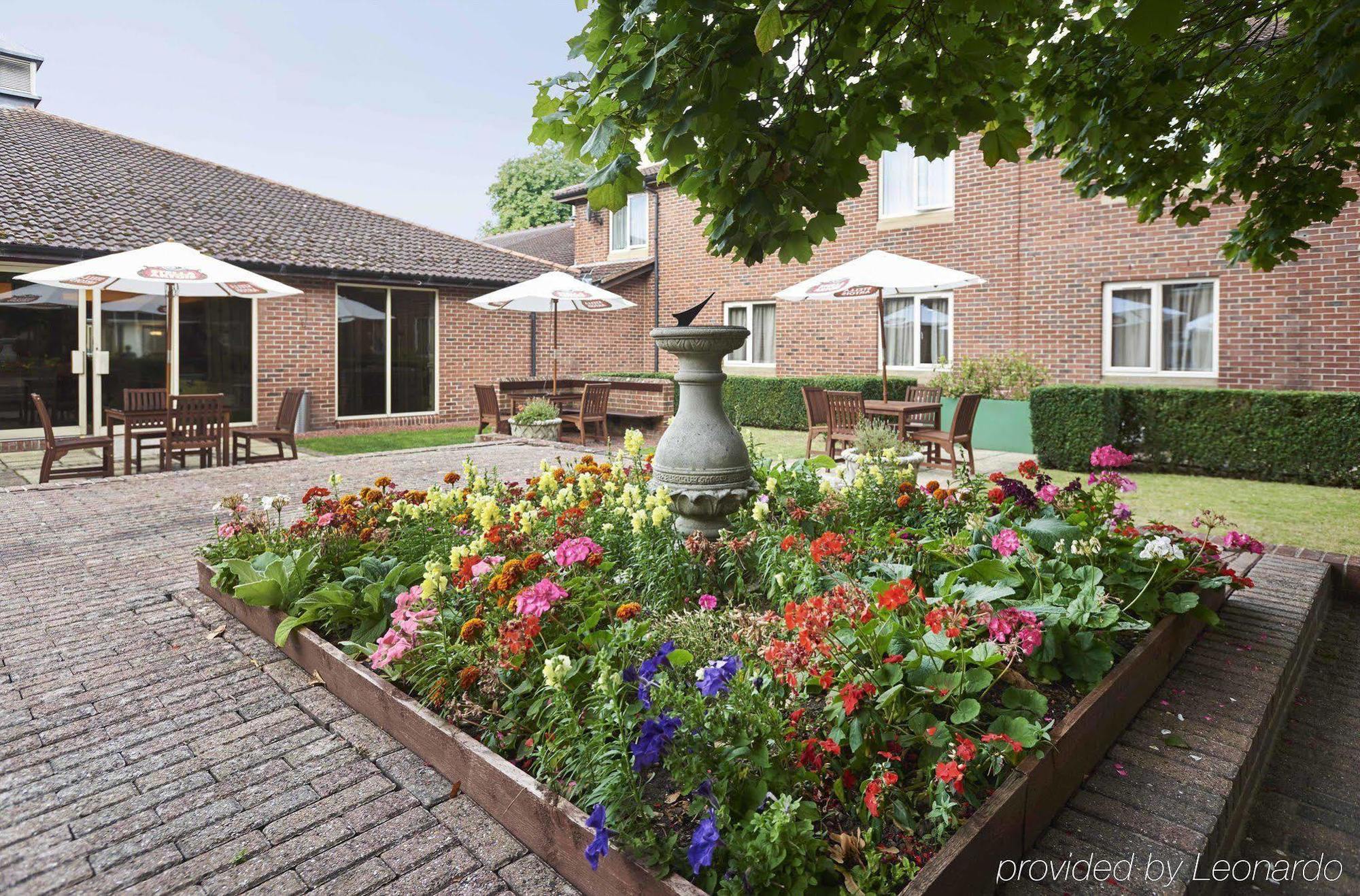 Orida Hotels Newbury Newbury  Buitenkant foto